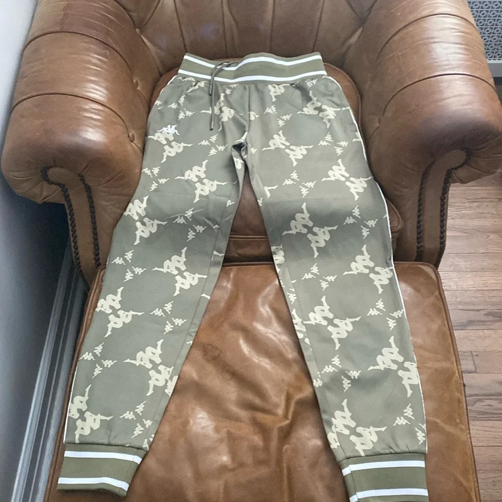 Kappa - Picture 1 of 12